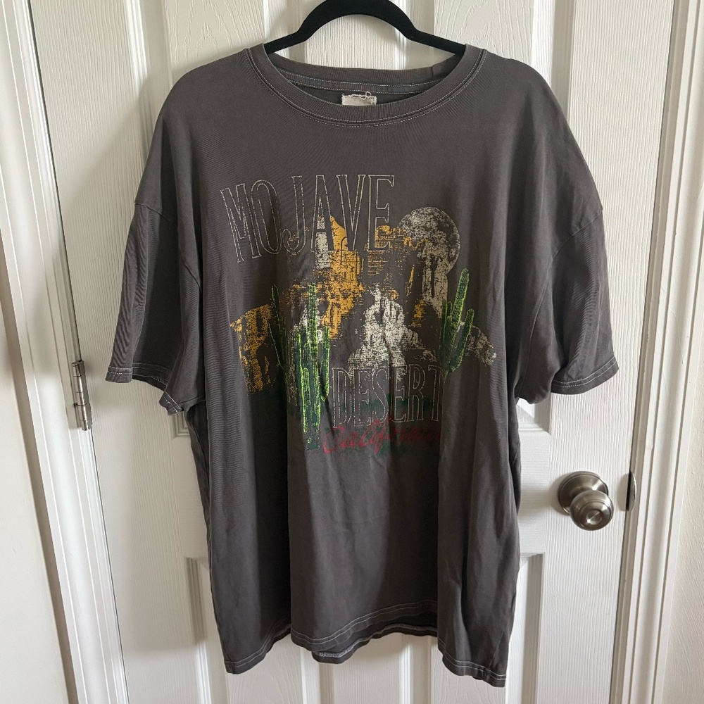 Women's Modish Rebel Oversized Large graphic t-shirt Mojave desert California